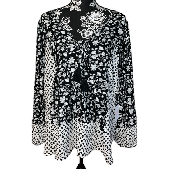 Stella & Ginger Floral Peasant Blouse - Picture 8 of 11